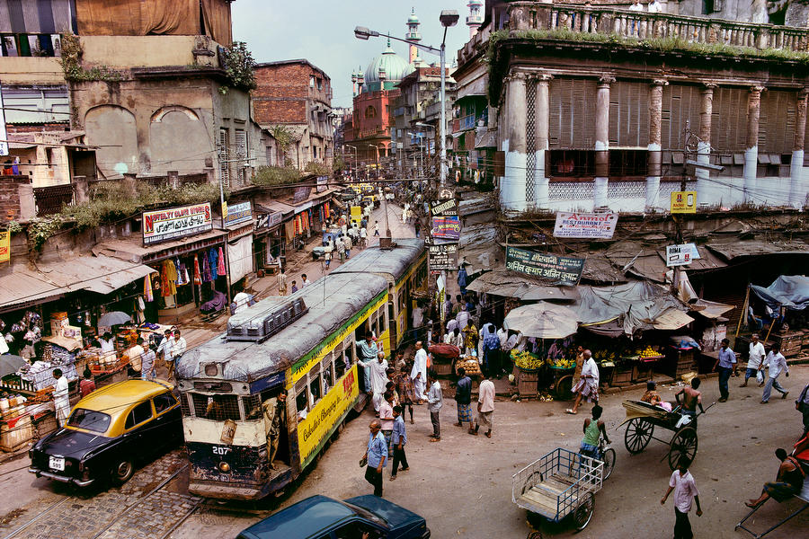  街角，Steve McCurry摄于印度加尔各答。 