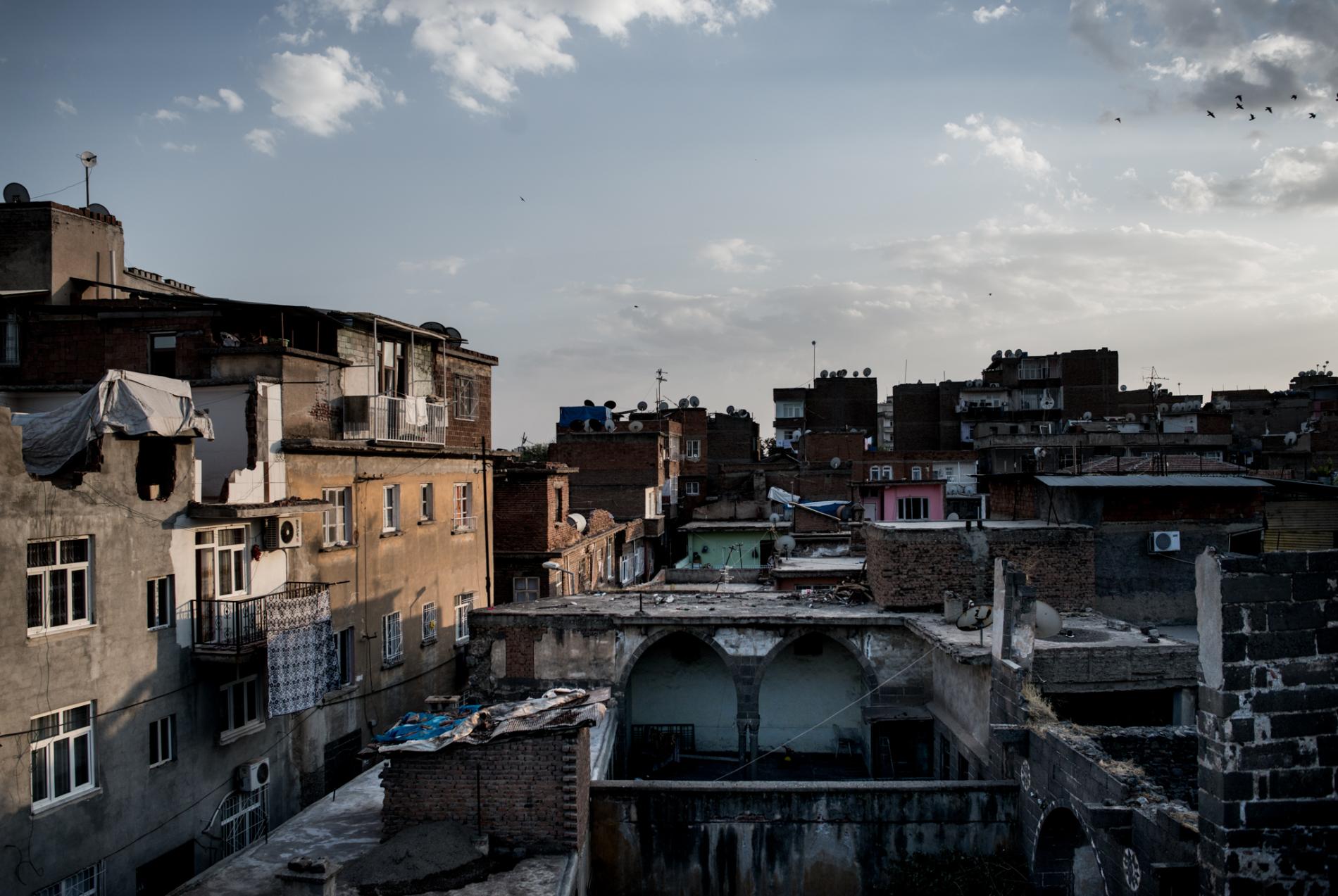 被战争与实践摧毁的黎巴嫩城市苏尔来自摄影师anushbabajanyan