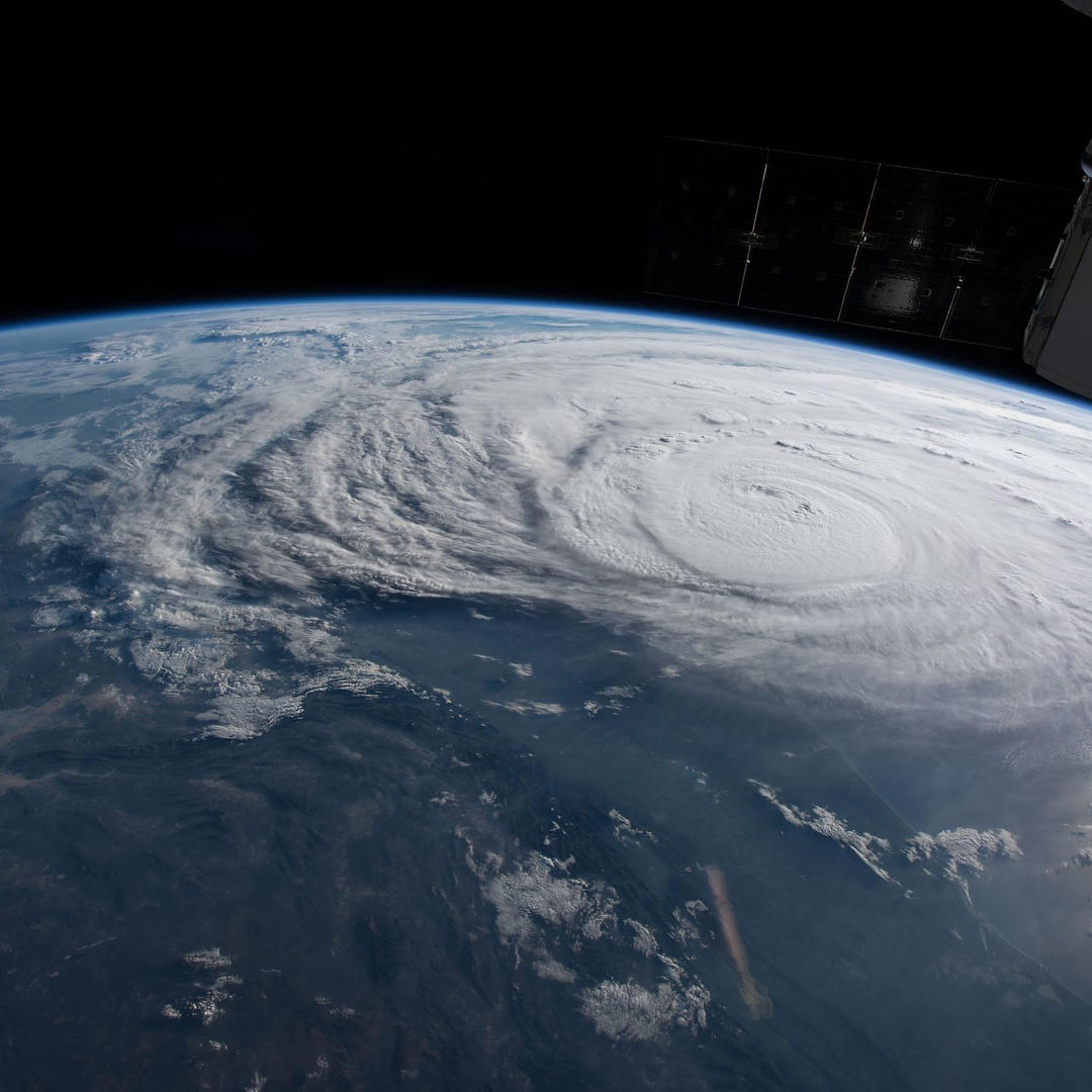 从国际空间站俯瞰哈维飓风，来自宇航员Jack Fischer。 