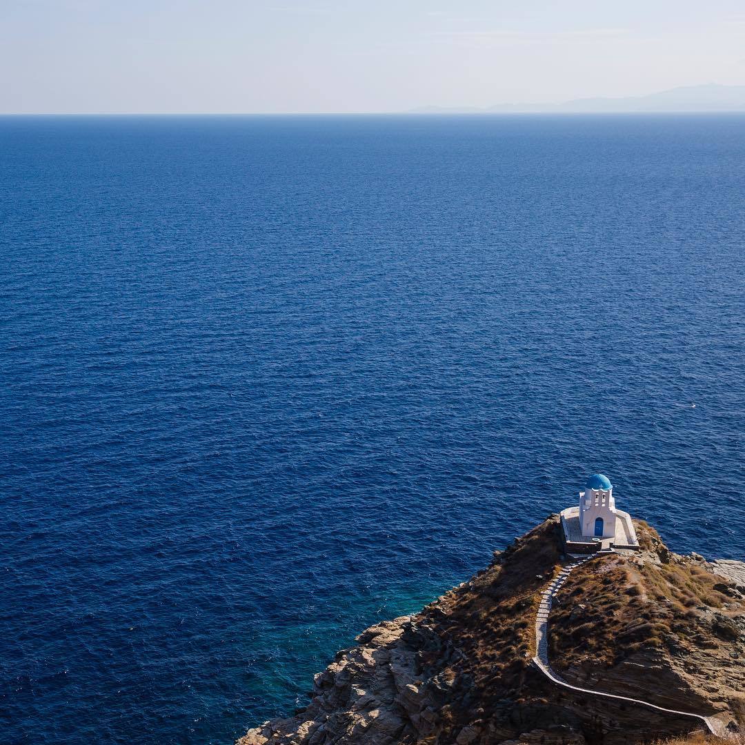  希腊基克拉迪群岛，来自摄影师Erika Skogg。 