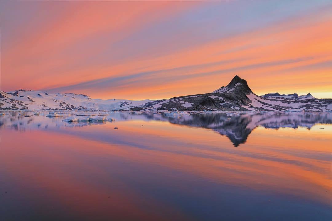  北极圈的日落，Keith Ladzinski摄于格陵兰岛。 