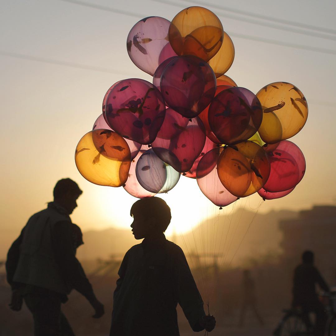 卖气球的孩子来自摄影师muhammedmuheisen