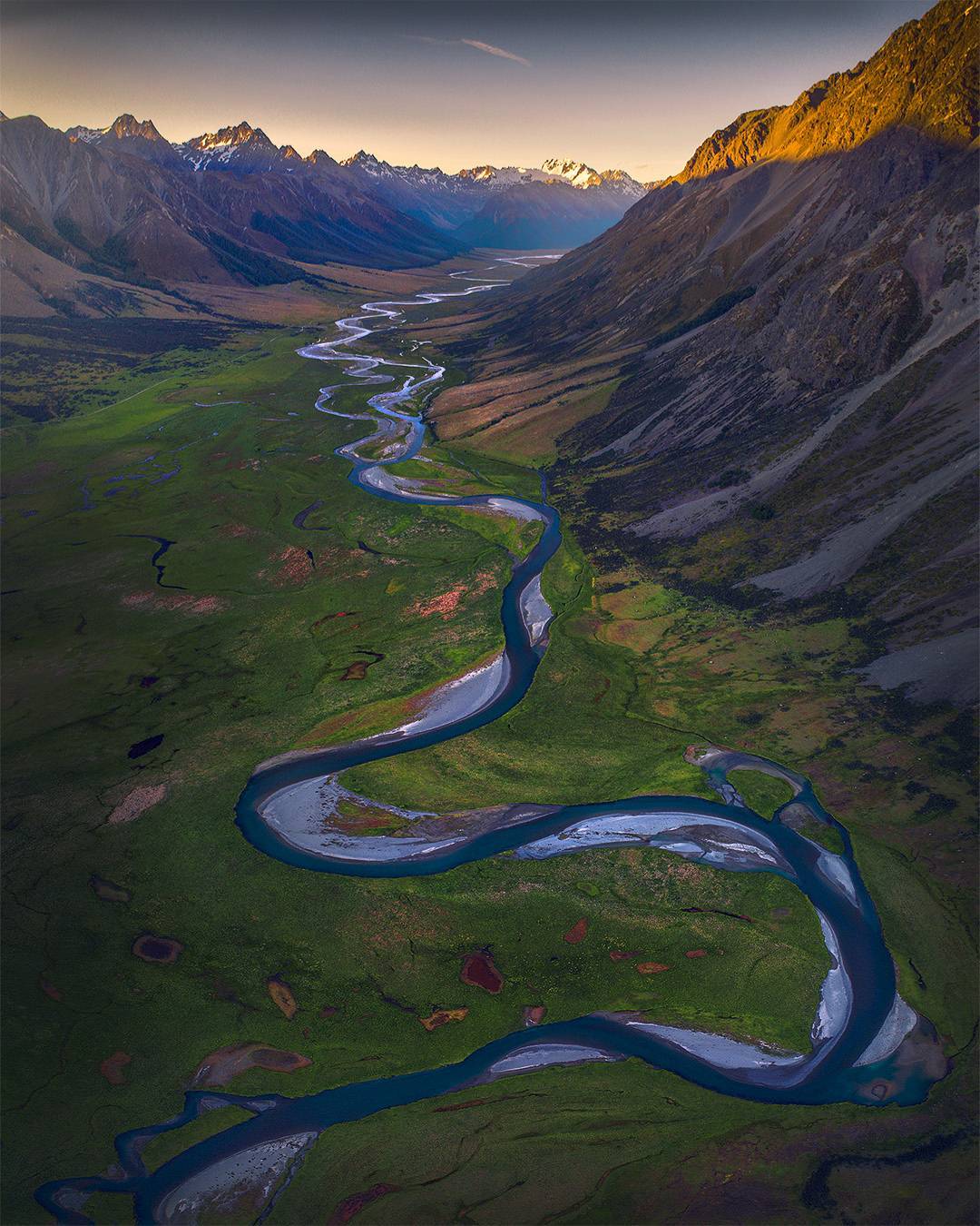  新西兰蜿蜒的河流，来自摄影师Max Rive。 