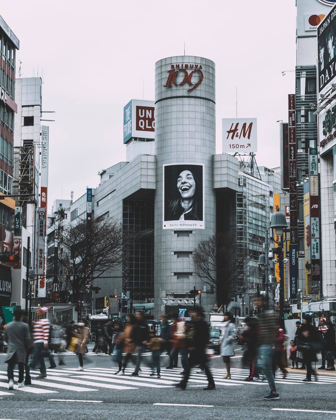  日本东京街头，来自摄影师Yasufumi。 