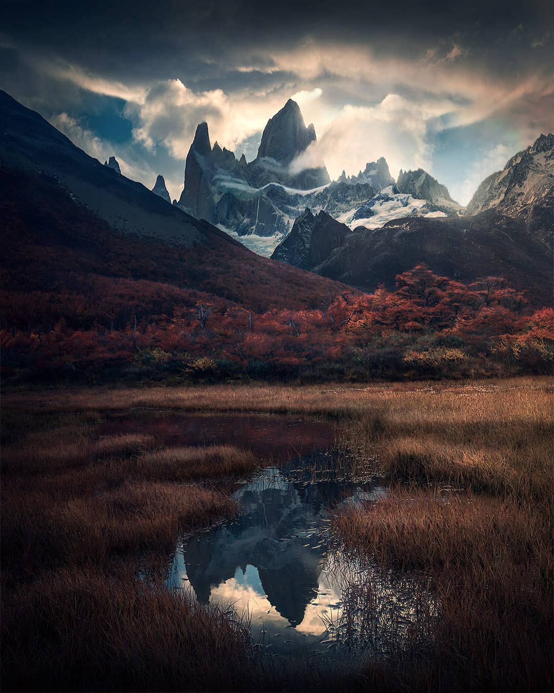  阿根廷巴塔哥尼亚菲茨罗伊峰，来自摄影师Max Rive。 