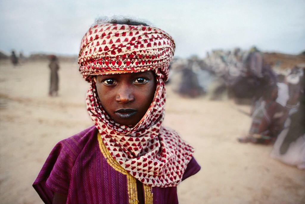  一个孩子的肖像，Steve McCurry摄于1988年马里共和国的首都巴马科。 