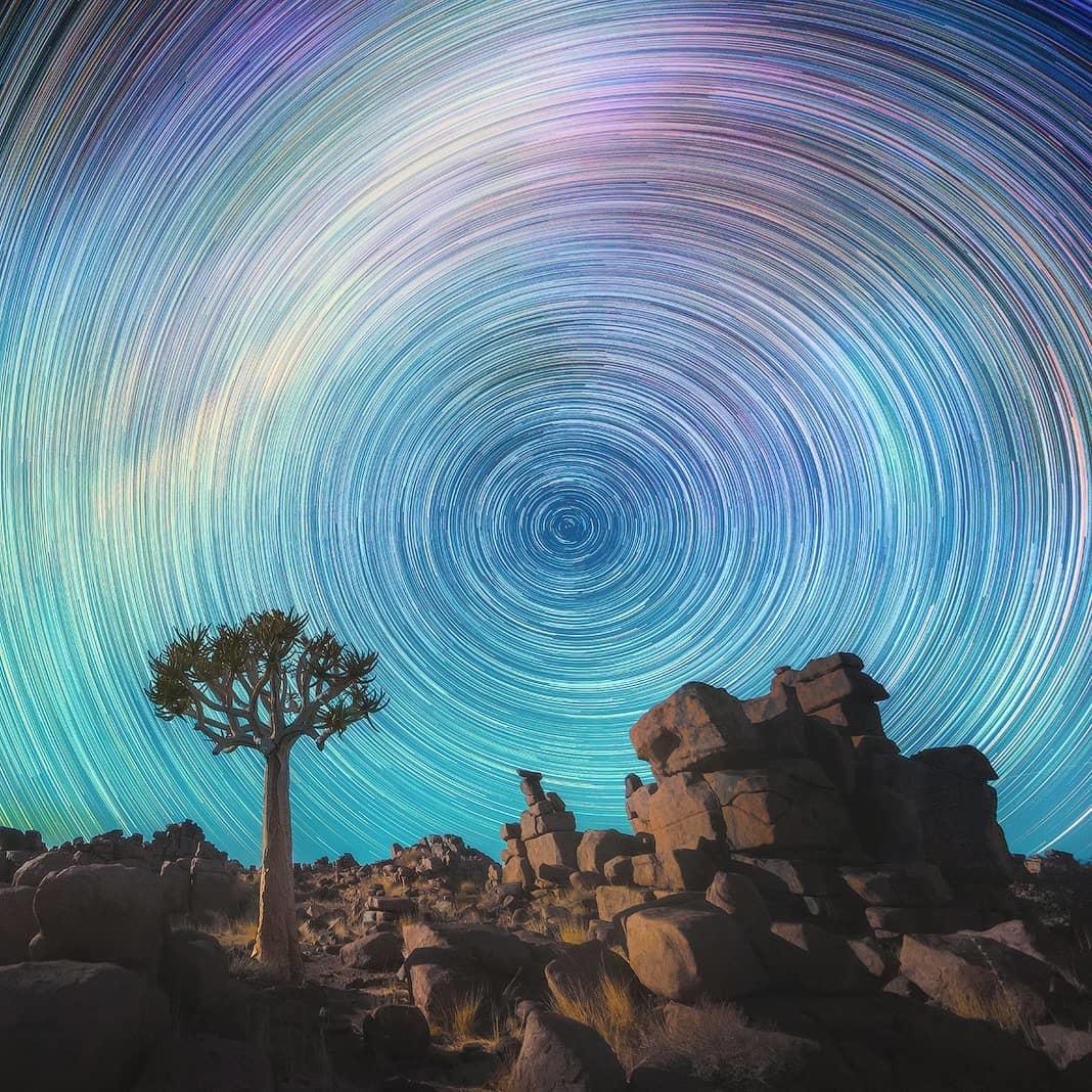  纳米比亚的星轨，来自摄影师Daniel Kordan。 
