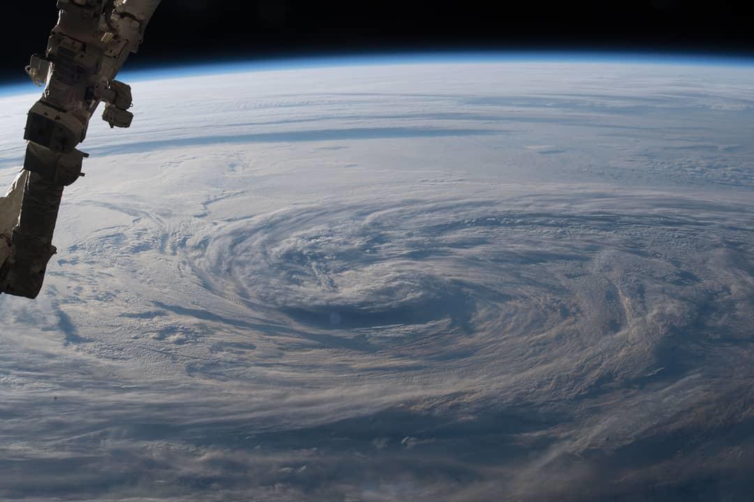 太平洋上空的风暴，来自NASA。 