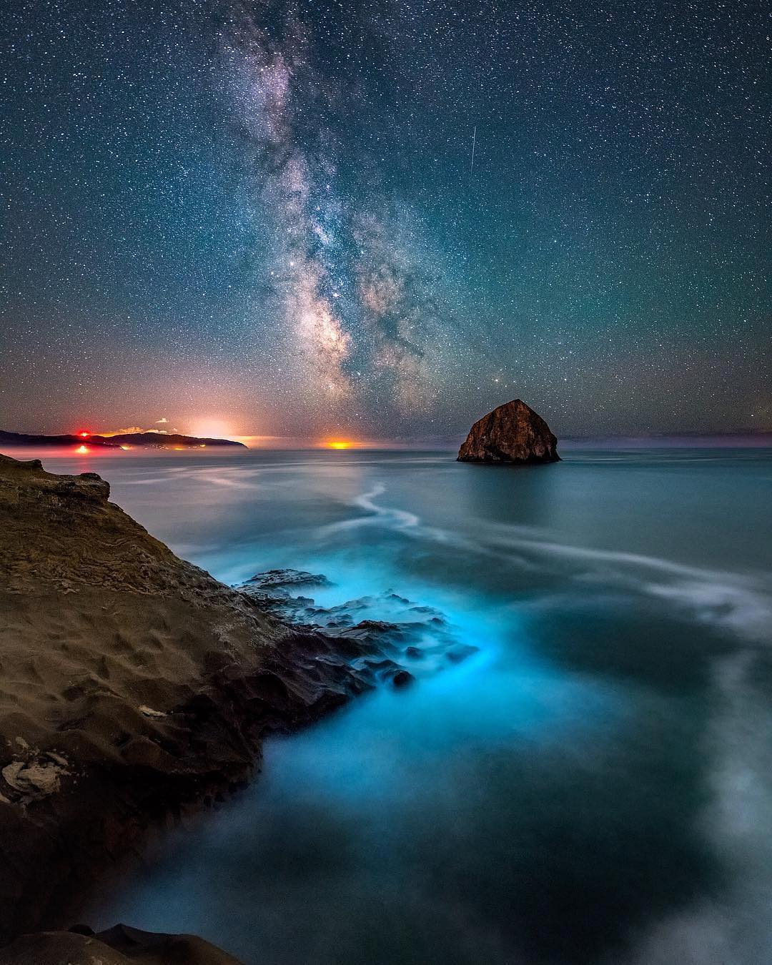 荧光海岸与星空来自摄影师johnweatherby