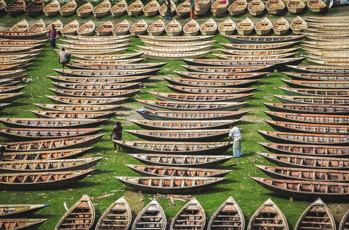  卖船的集市，ABIR MAHMUD摄于孟加拉国达卡。 