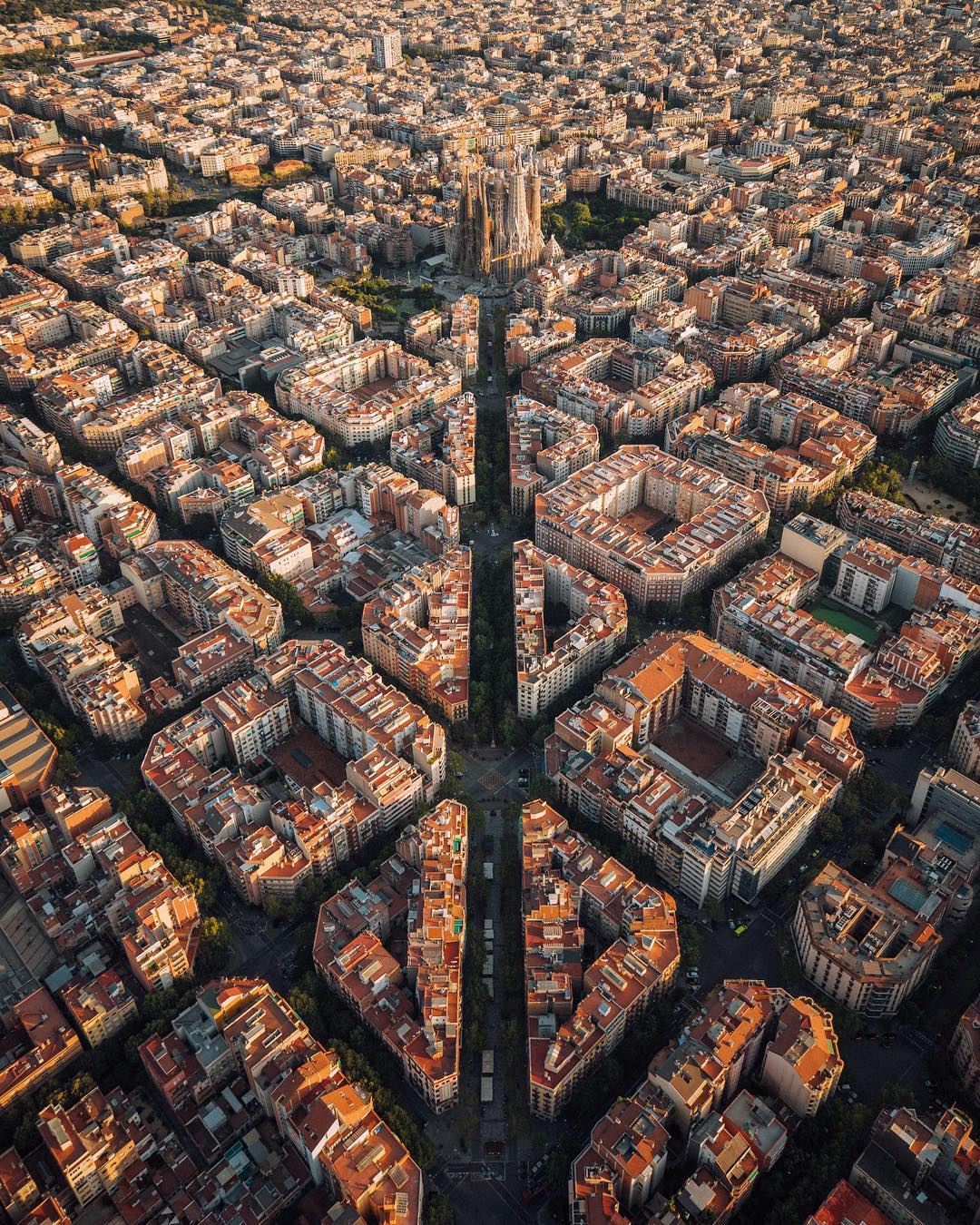 俯瞰西班牙巴萨罗那来自摄影师jacobriglin