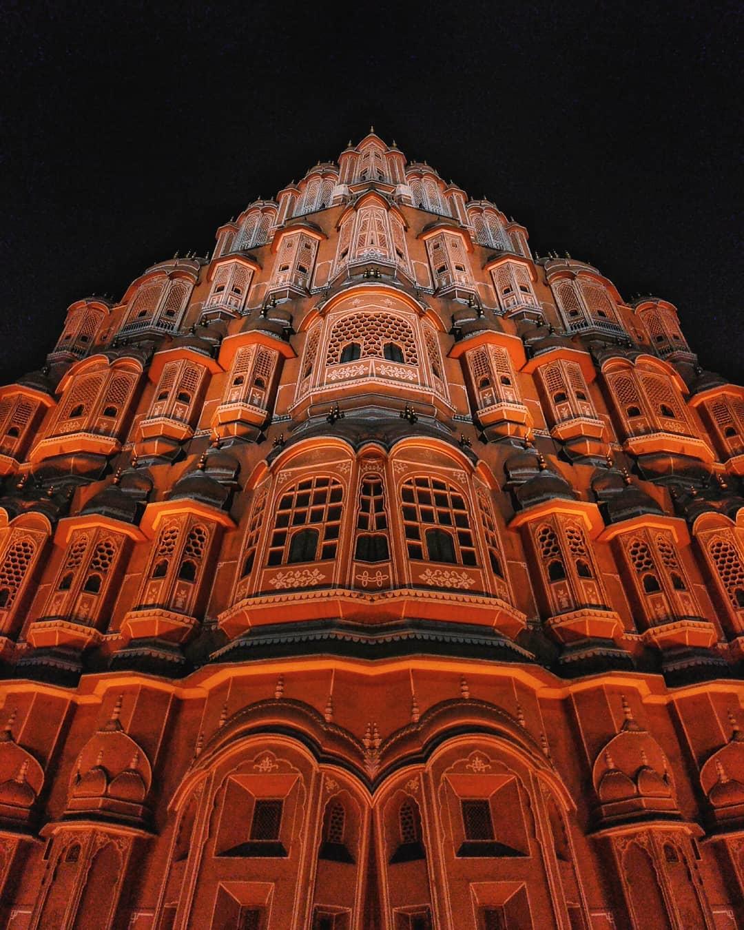  夜幕下的哈瓦玛哈勒宫，来自摄影师Shubham Jain。 