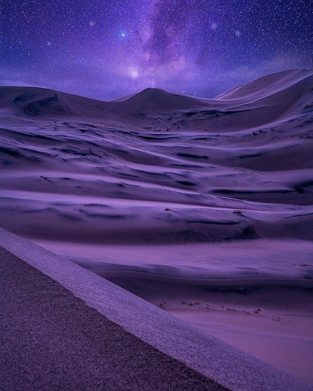  夜幕下的尤瑞卡沙丘，来自摄影师Jess Santos。 