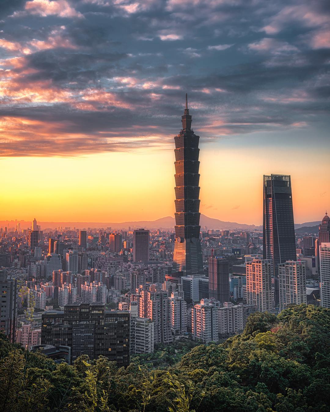 黄昏下的台北101大厦来自摄影师amatou