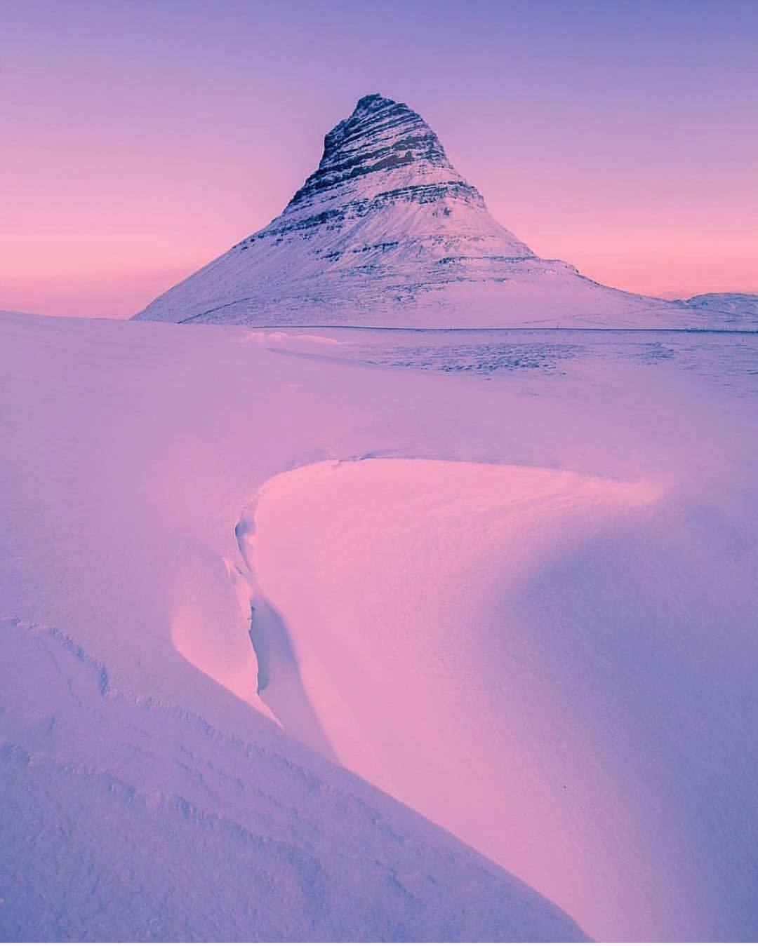  大雪覆盖的基尔丘山，来自摄影师Michael。 