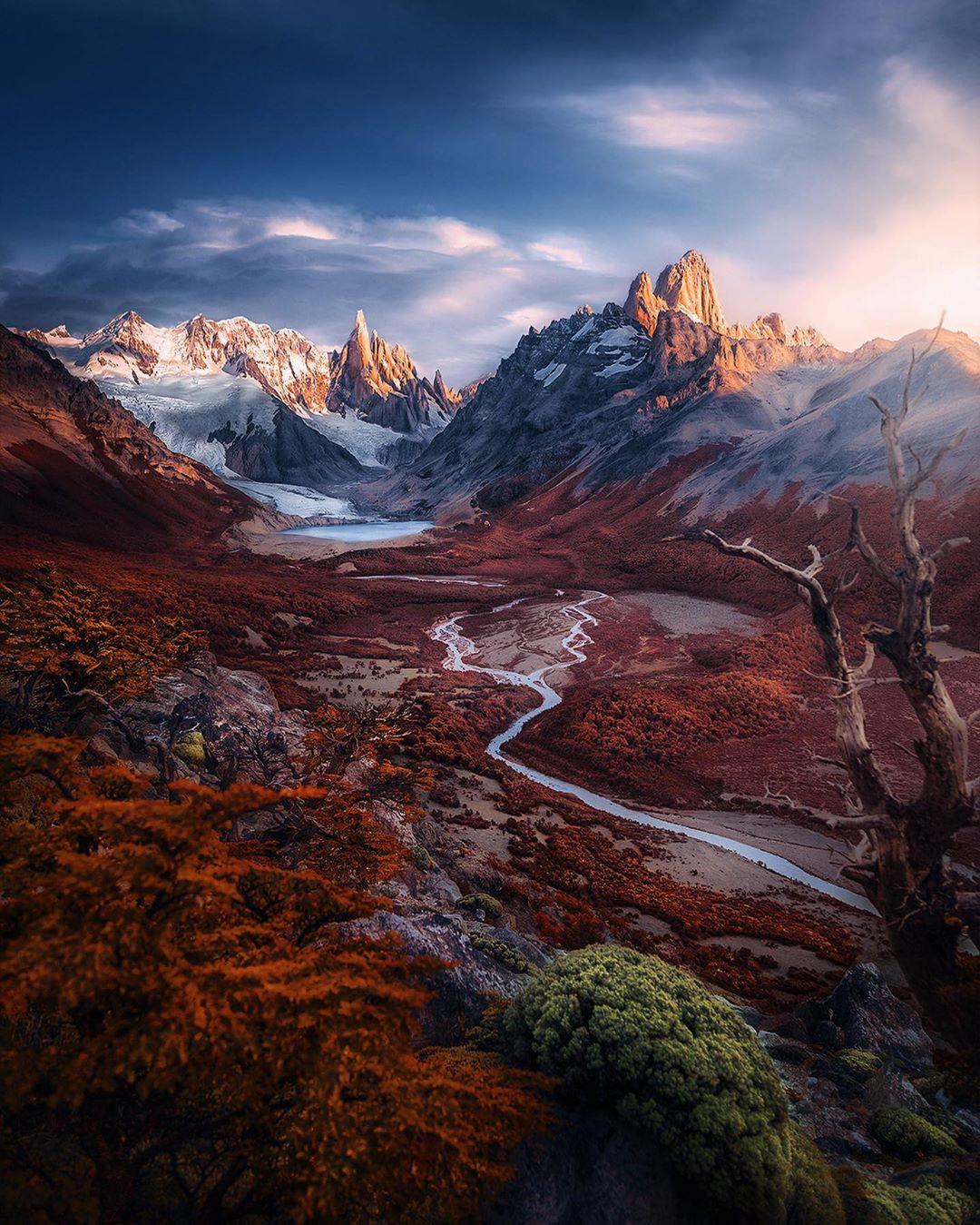  阿根廷巴塔哥尼亚山脉，来自摄影师Alex Andra。 