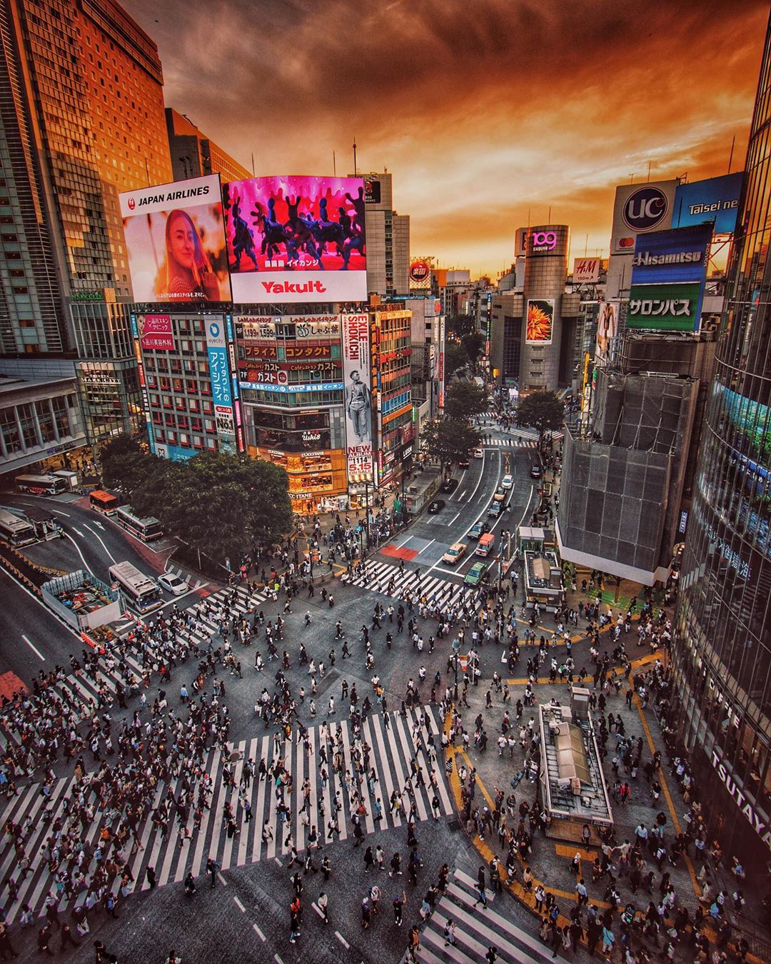 东京涩谷的街头来自摄影师moto