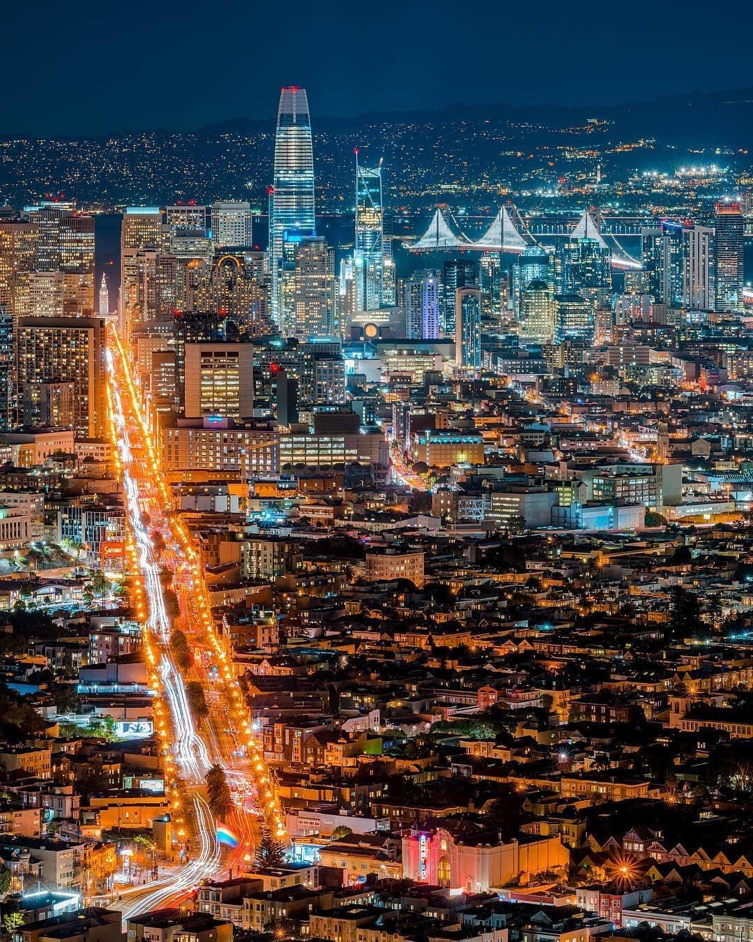  夜晚的旧金山，来自摄影师Evan Meyer。 