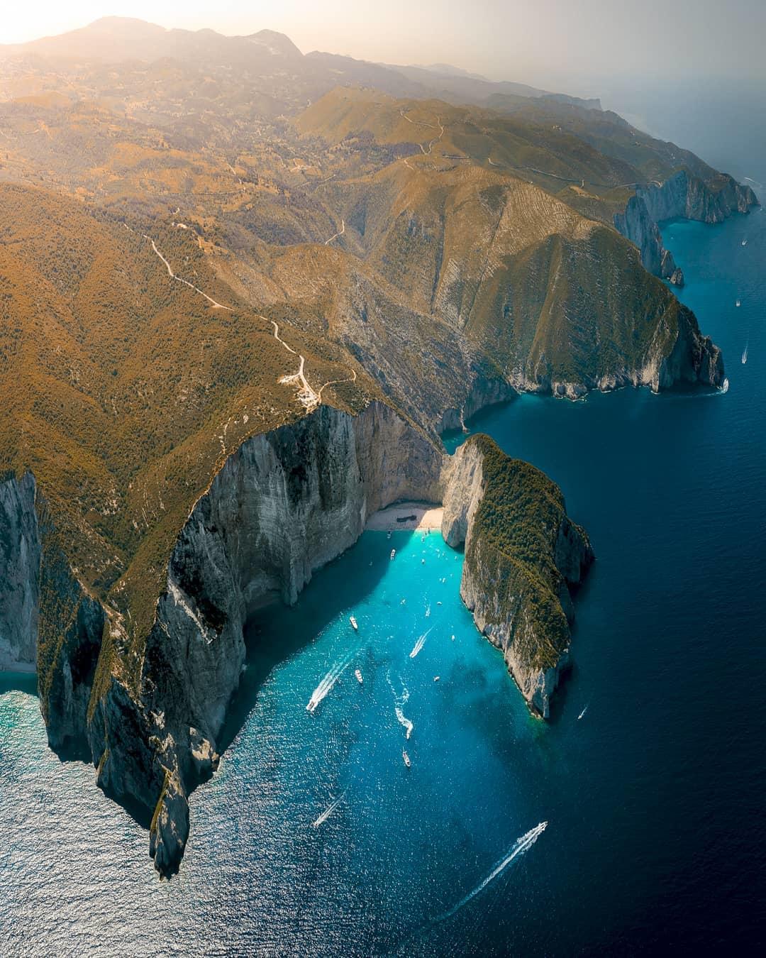  希腊桑特岛，来自摄影师Henry Do。 