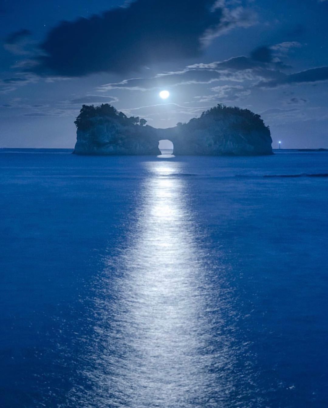 月光下的日本高岛来自摄影师masaki