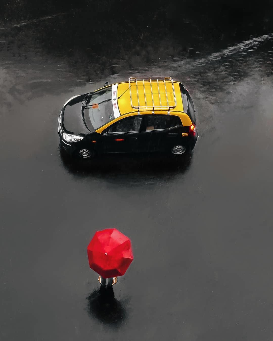  雨天街头，来自摄影师Anshul Keswani。 