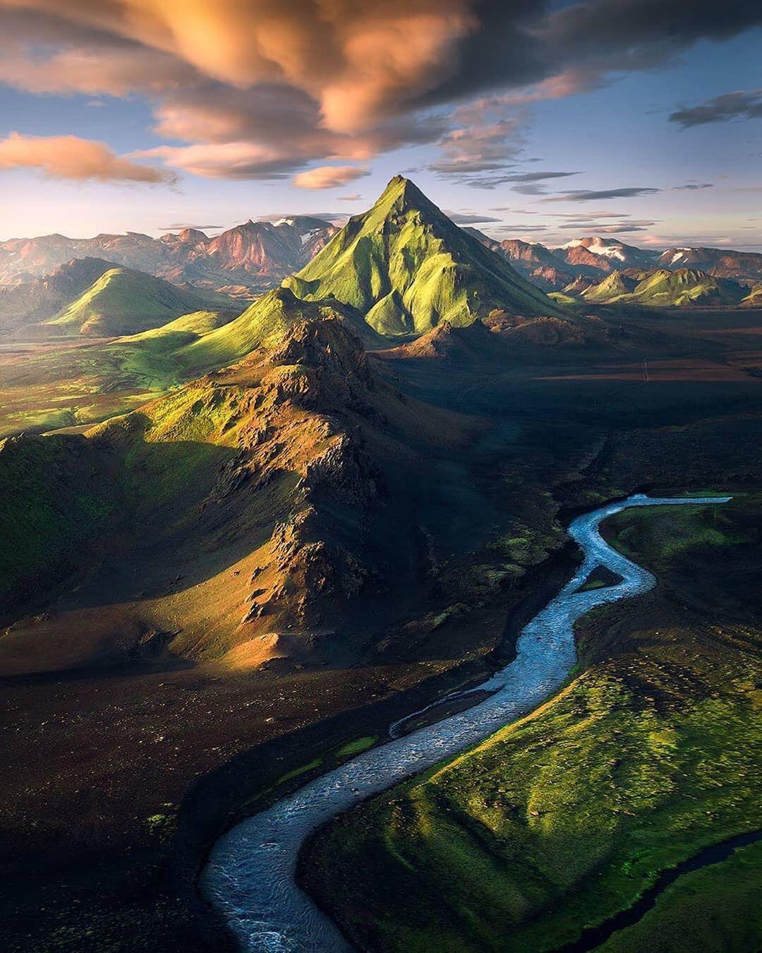  冰岛群山，来自摄影师Arnar Kristjansson。 