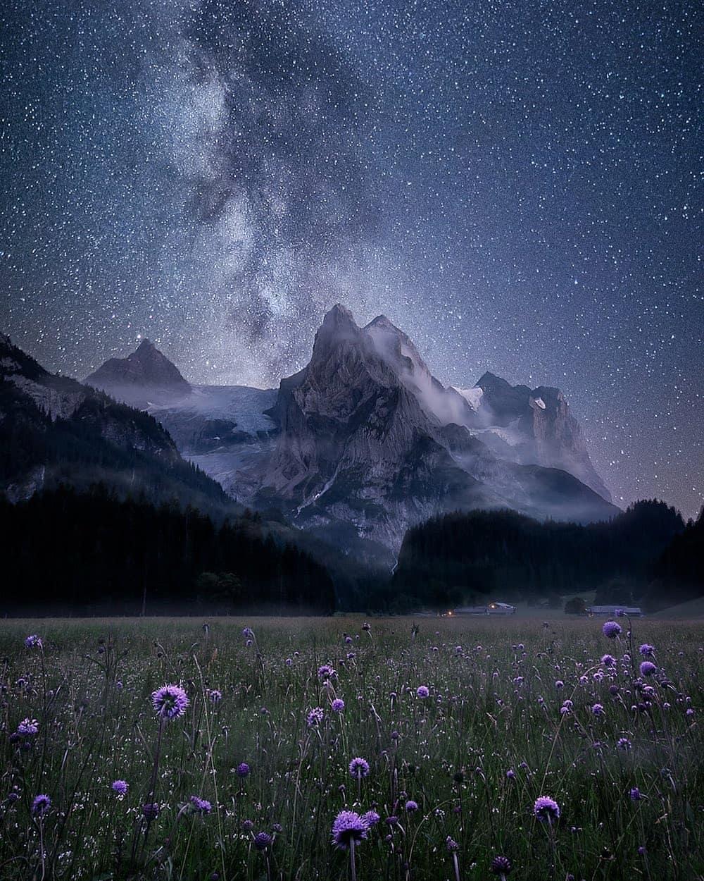  瑞士阿尔卑斯山的星空，来自摄影师Paedii。 
