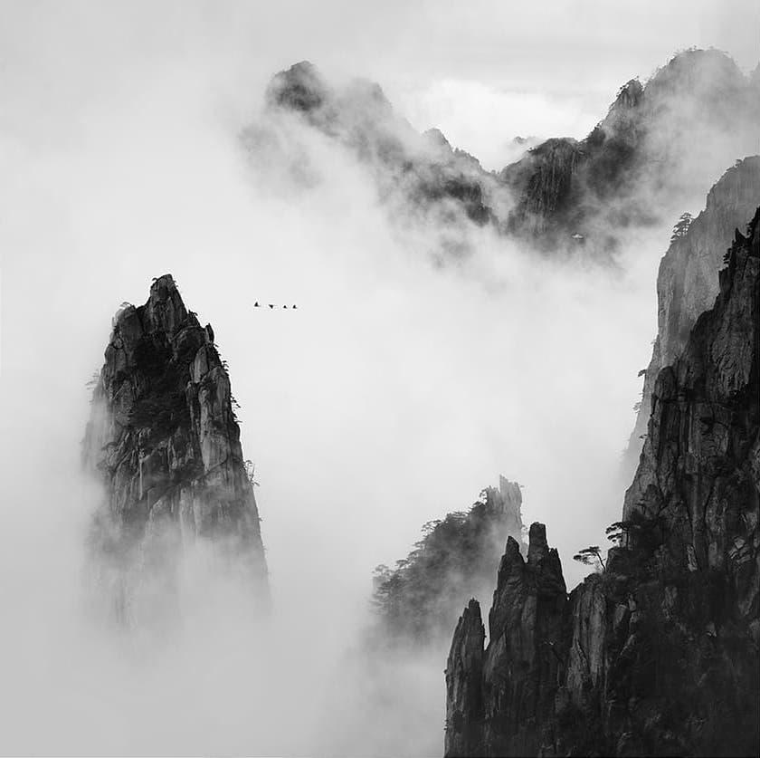  云山之间，来自摄影师Alexandre Manuel Viegas。 