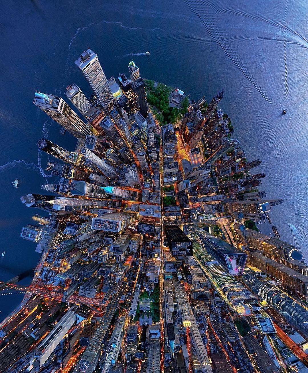  俯瞰纽约曼哈顿，来自摄影师Andrew Griffiths。 