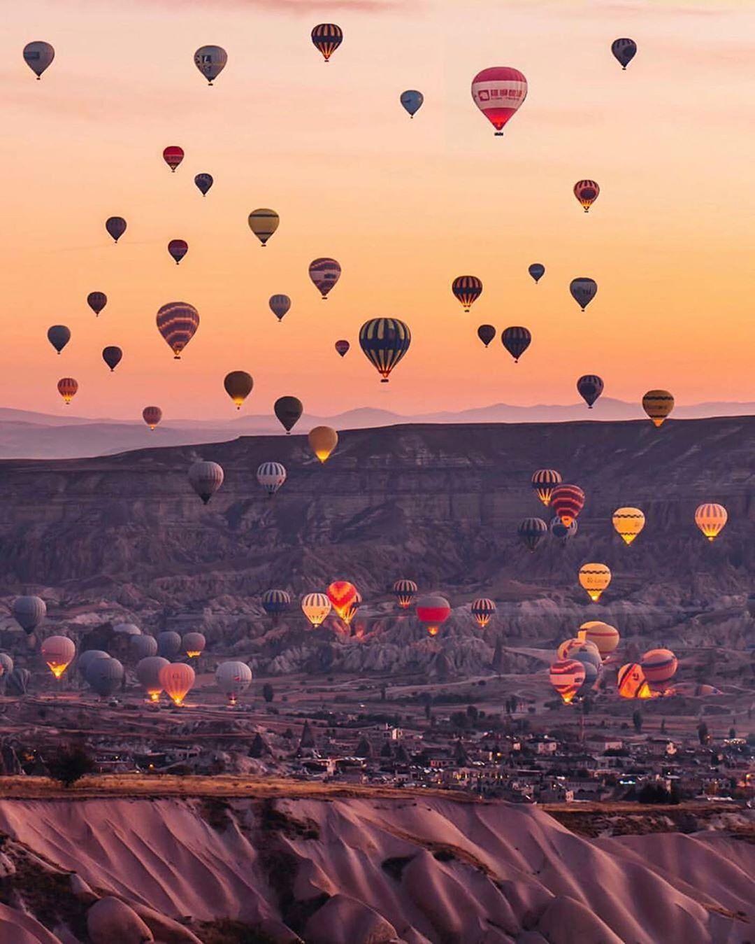  土耳其卡帕多西亚的热气球，来自摄影师Ekaterina Mishchenkova。 