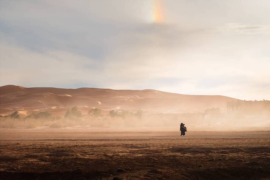 非洲撒哈拉沙漠的牧羊者来自摄影师nashordijk