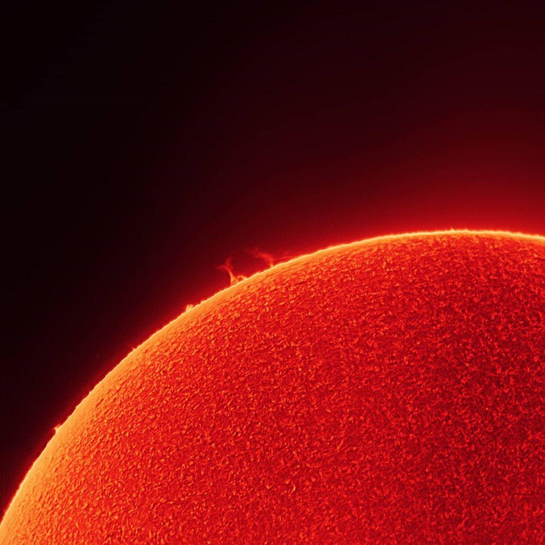  太阳表面，来自摄影师Andrew McCarthy。 