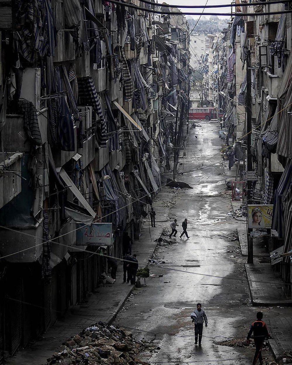  叙利亚阿勒颇（ 叙利亚内战前，阿勒颇拥有逾200万人口，是叙利亚的第一大城市）的街头，来自摄影师Narciso Contreras。 