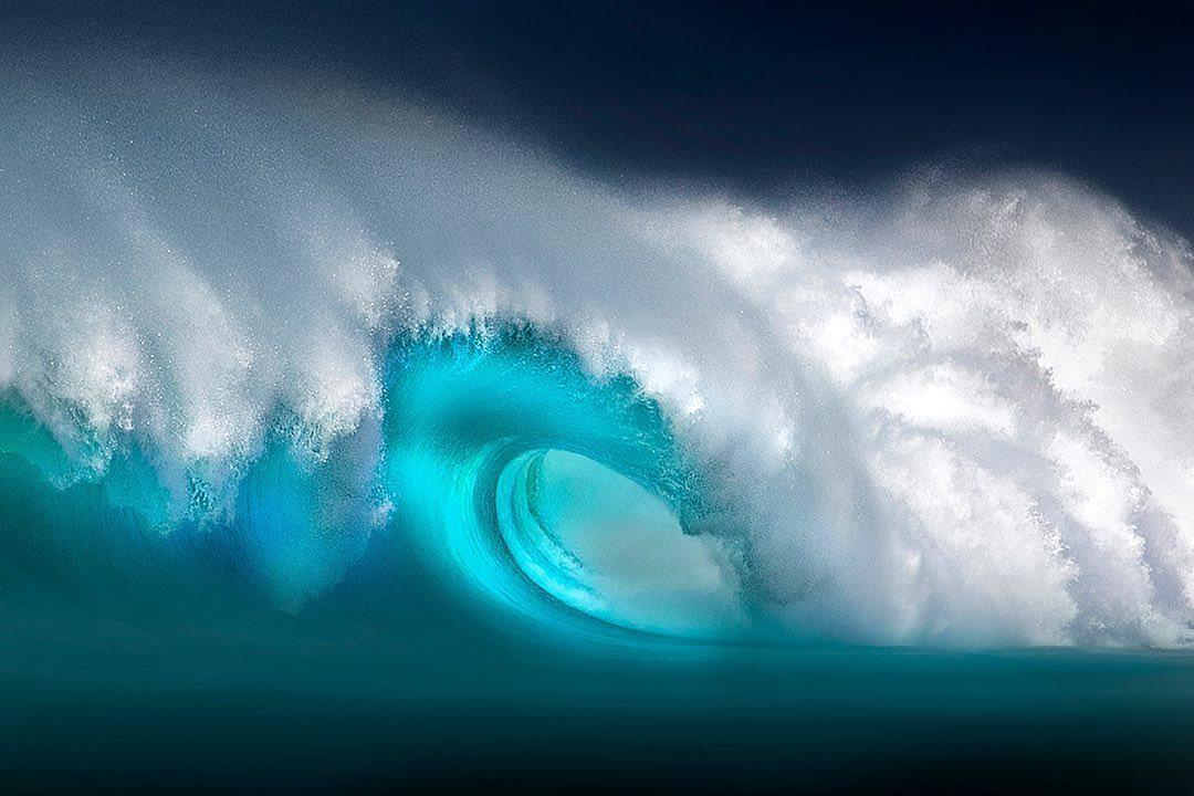  海浪，来自摄影师Paul Smith。 