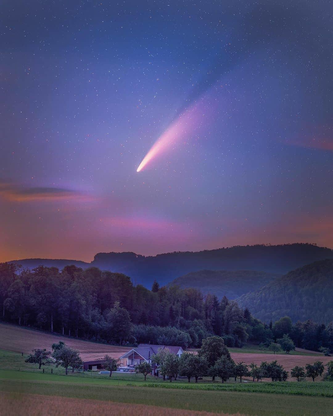  Neowise彗星，来自摄影师Benjamin Brakat。 