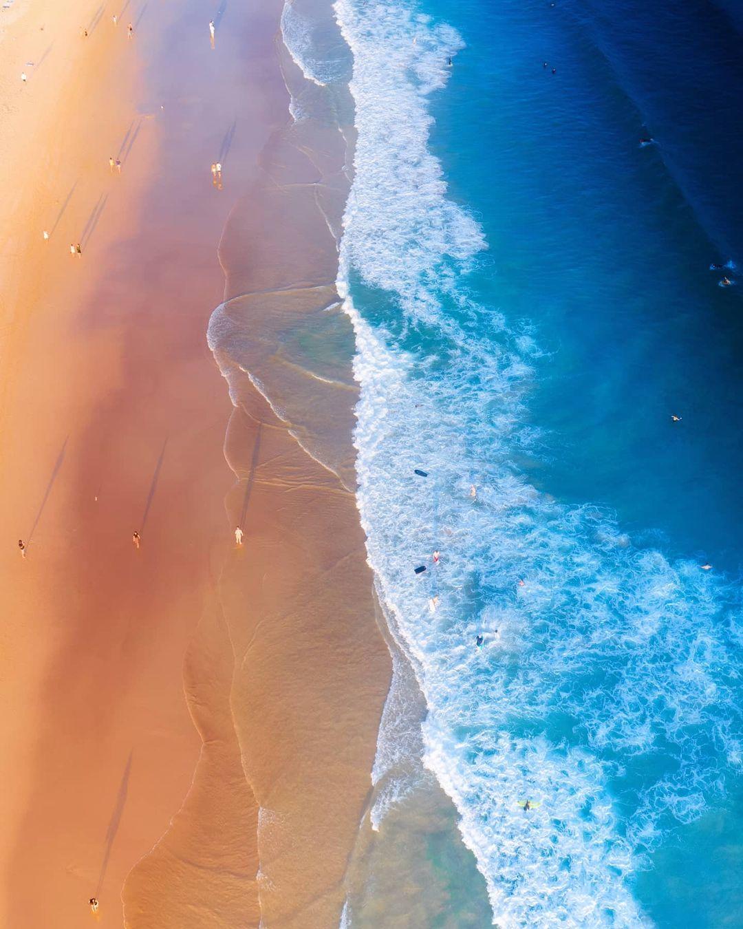  澳大利亚邦迪海滩，来自摄影师Emjeii Amira。 