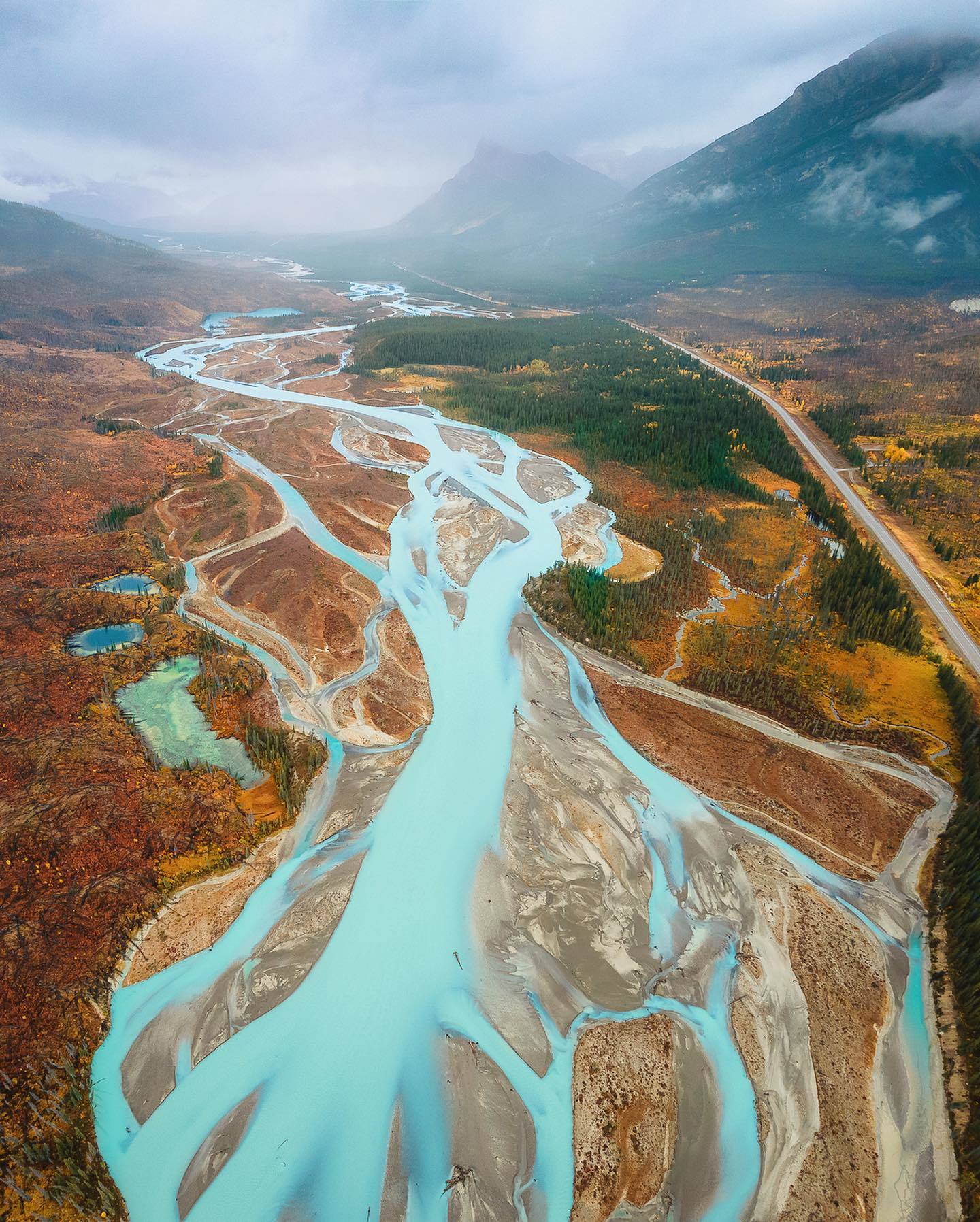  落基山脉北萨斯喀彻温河，来自摄影师Herry。 