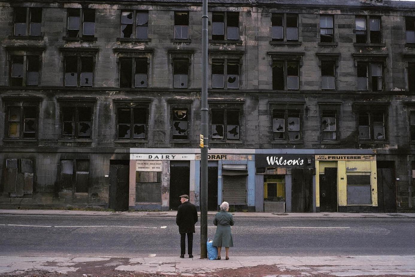  1980年苏格兰格拉斯哥街头，来自摄影师Raymond Depardon。 
