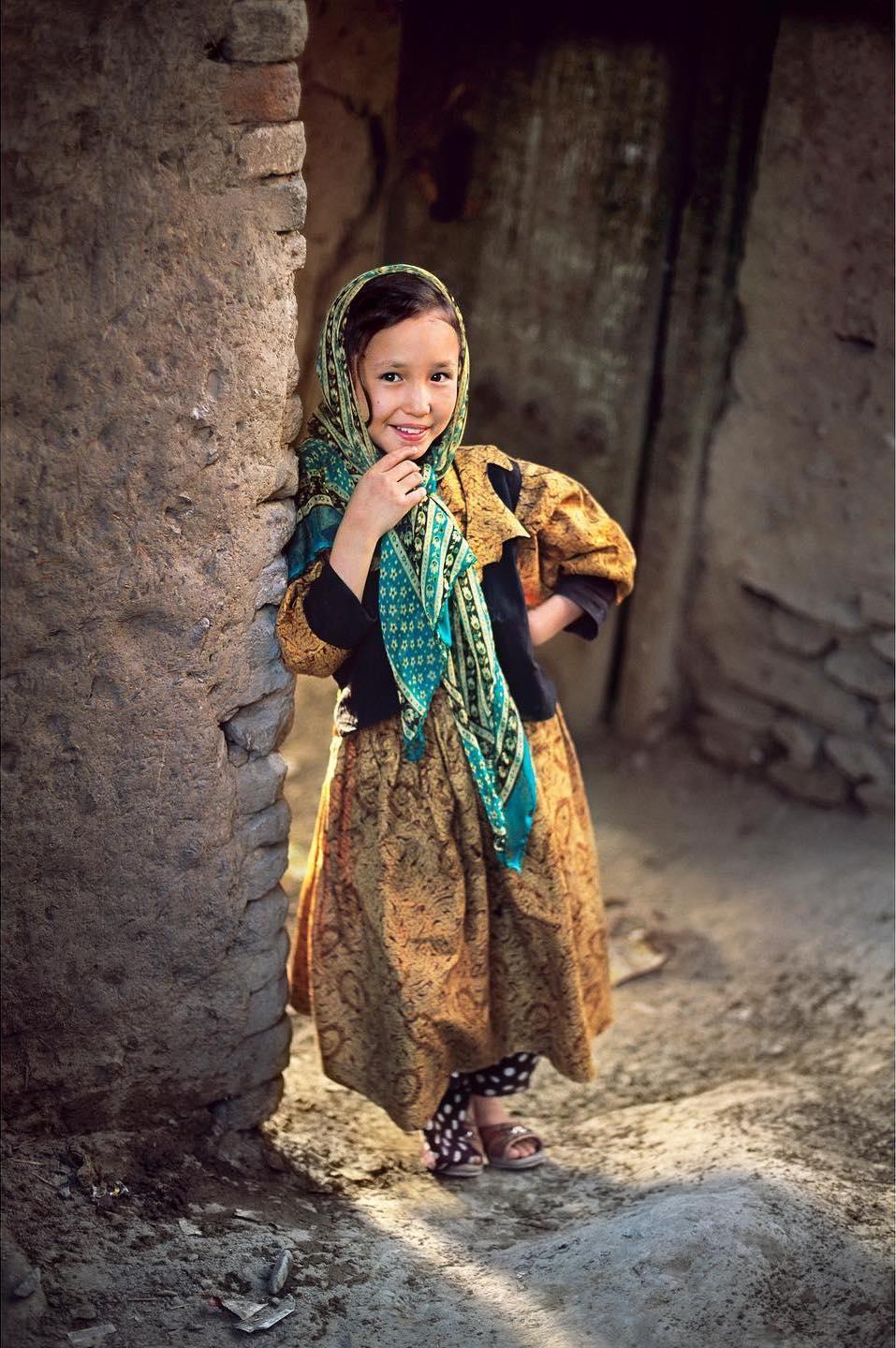  喀布尔的女孩，Steve McCurry摄于1992年。 