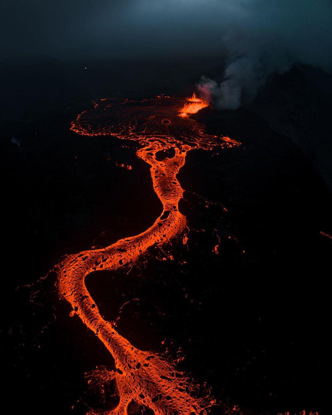  冰岛Fagradalsfjall火山，来自摄影师Kevin Pages。 