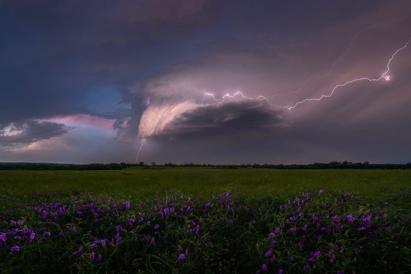  风暴，来自摄影师Ryan Dyar。 