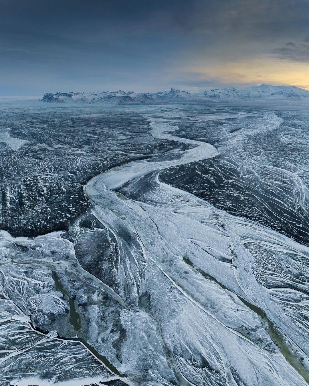  冰封之地，来自摄影师Kevin Pages。 