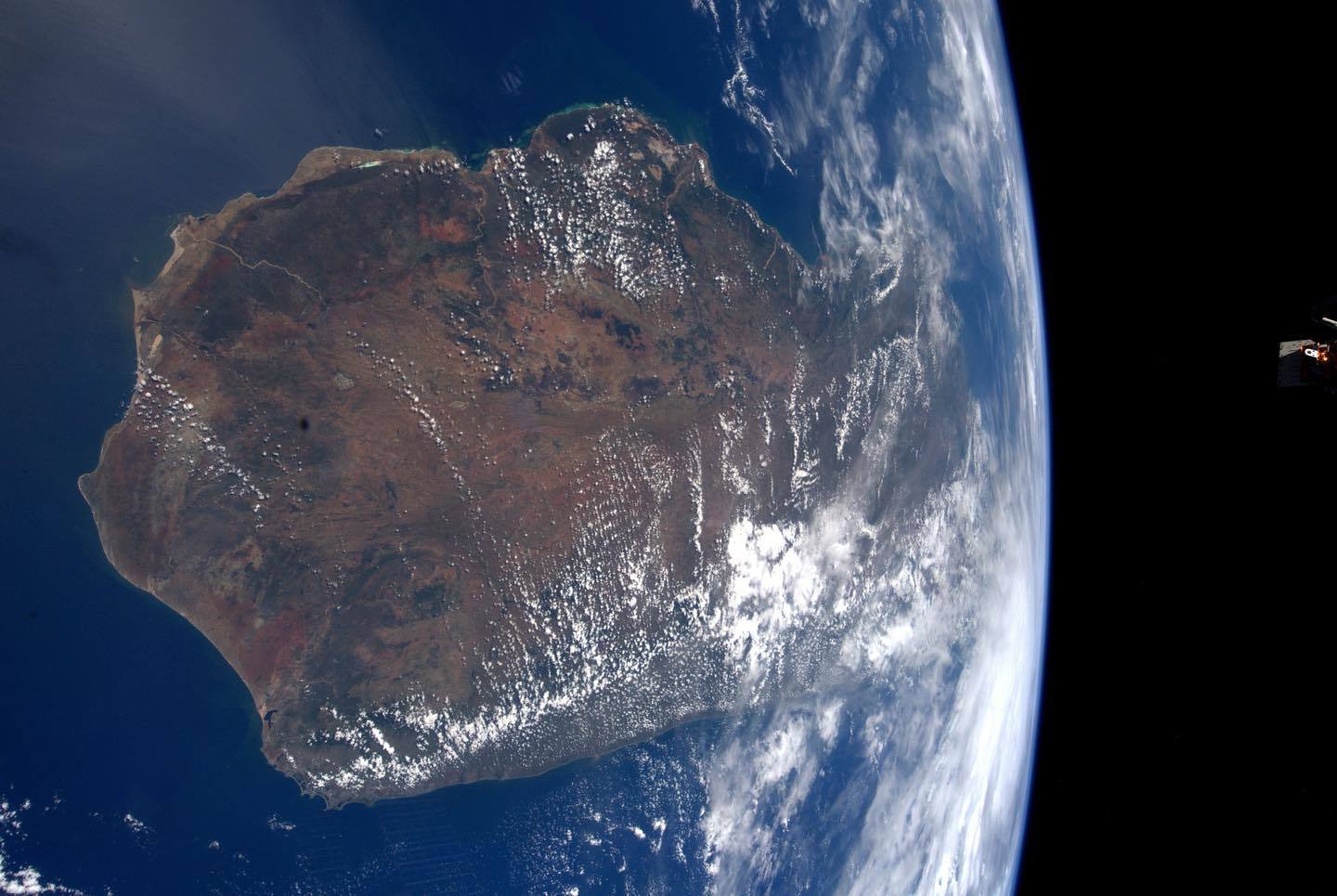 马达加斯加岛， Koichi Wakata摄于国际空间站。 