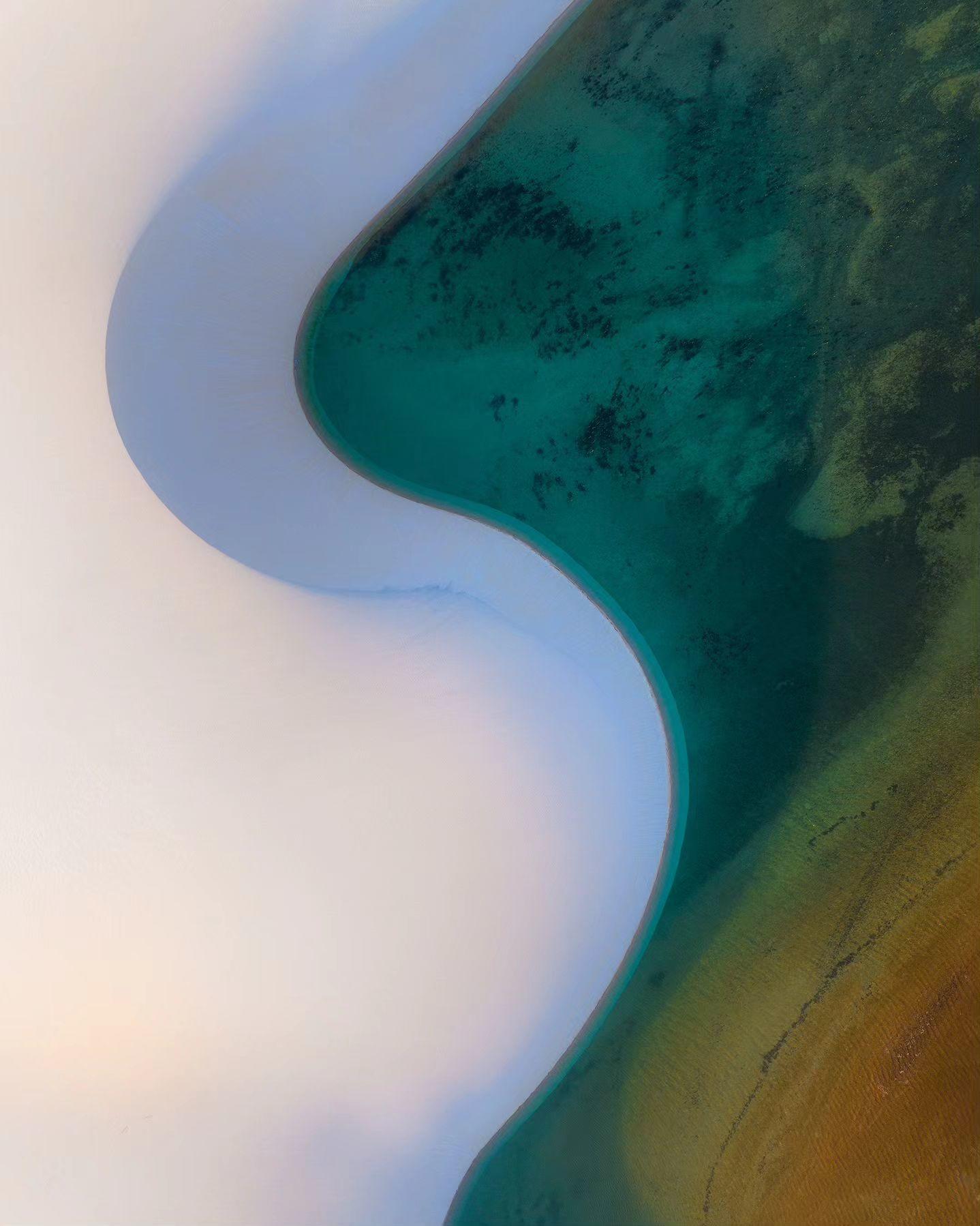  沙漠的形状，来自摄影师Daniel Kordan。 